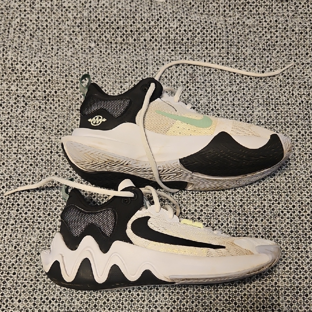 Nike Giannis Immortality 2 'White Barely Volt'